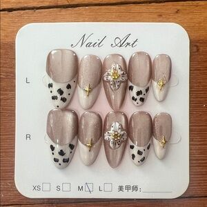 Elegant Nail Art Set with Floral and Animal Print Size M